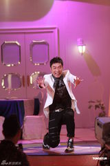 组图：陈慧琳产后复出录节目尽显辣妈本色