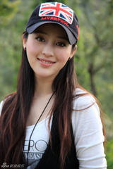 高清图：甘婷婷户外裸妆登山照 清新自然