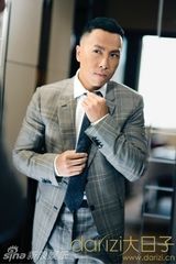 组图：甄子丹汪诗诗恩爱结婚十周年 拍浪漫婚纱