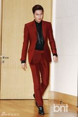 组图：李敏镐红装宣传《继承者》 主创华丽齐聚