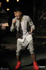 组图：刘浩龙开唱众星捧场 否认与郑融旧情复燃