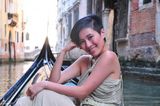 高清组图：女星叶璇荡舟威尼斯秀东方风情