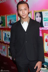 组图：容祖儿幻想有另一半 陈伟霆否认拍裸照