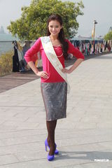 组图：候选中华小姐背景雄厚 徐少强之女曾志伟护航