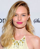 高清图：凯特-波茨沃斯薄纱挂脖礼服亮相首映礼