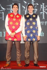 组图：《哈利波特7》台湾首映 韦斯利兄弟红毯风光