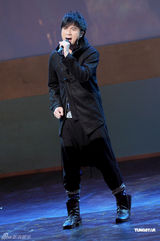 高清图：邓萃雯有信心赢 黎耀祥期待“称帝” 