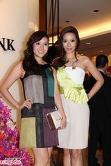 组图：汪圆圆斜肩礼服大方 Rosemary秀性感