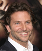 组图：《妙笔生花》洛城首映 黑美人佐伊金裙闪耀