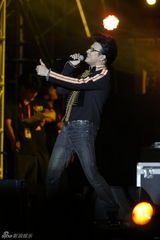 高清图：汪峰工体如期开唱 摇滚范儿点燃全场