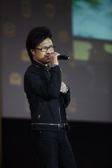 高清组图：2011微博之夜 汪峰《春天里》压轴