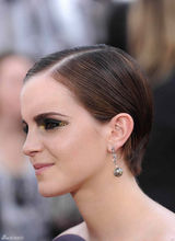 高组图：《哈7下》纽约首映 艾玛低胸礼服亮相