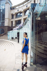 明星爱街拍7月合辑：分享仲夏浪漫色彩