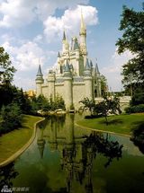 组图：阿汤哥带苏瑞入住迪斯尼城堡套房