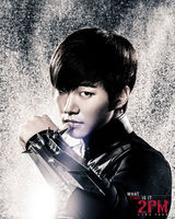 组图：韩团2PM巡演海报曝光 冷色金属感帅气特写