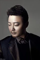 组图：曾一鸣《像疯了一样》MV 曾妈温馨力挺