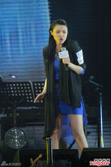 组图：任贤齐自愧腹肌不如张家辉 遭梁汉文投诉