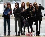 组图：韩团AfterSchool与Davichi赴智利公演