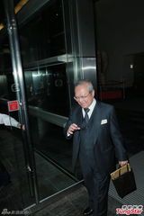 组图：梁乃鹏指追思会暂没定案 称六婶心情转好