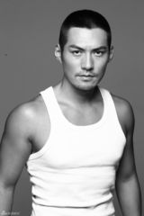 组图：严宽美男型男大跃进 写真尽显熟男硬朗本色