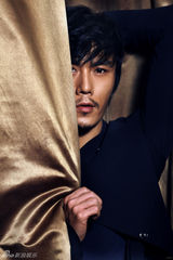 组图：秦昊写真尽显文艺型男本色