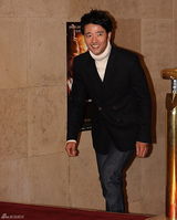 高清图：大热韩剧《同伊》庆功 韩孝珠休闲装扮迷人