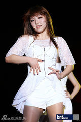 组图：韩团f(x)EXO-M等亮相上海K-POP音乐演唱会