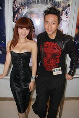 高清图：《画壁》票房破亿香港庆功 柳岩险走光