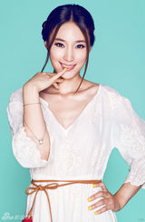 组图：屈玥时尚写真星范十足 新戏演绎背包客