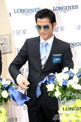 高清图：郭富城与章子怡新片开拍 忙里偷闲代言吸金