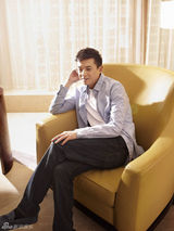 组图：朱雨辰登《新娘》封面 深情诠释七夕浪漫