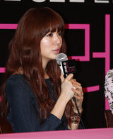 高清图：尹恩惠朴寒星等宣传《黑色小礼服》