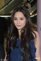 组图：阿娇(钟欣桐)周慧敏许志安等出席美容活动