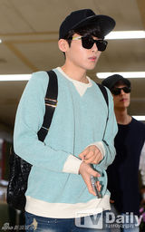 组图：SJM与CNBLUE结束中国行返韩倦容满面