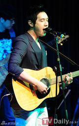 组图：韩星池贤宇入伍前举行粉丝见面会