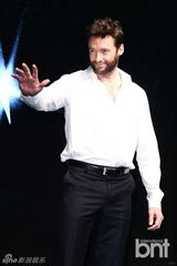 组图：休-杰克曼韩国宣传《金刚狼》剪刀手卖萌