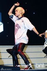 组图：韩团HISTORY举行首张迷你专辑Showcase