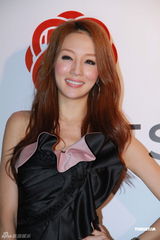 高清组图：蒙嘉慧怒对偷拍者 直言艺人很可怜 