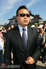 高清组图：央视名嘴齐送罗京 好友悲痛缅怀