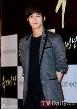 组图：金在中文彩媛韩佳人等出席《狼族少年》试映