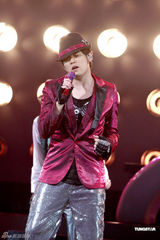 周杰伦演唱会与脱衣舞娘热舞 气氛异常火爆(图)