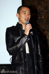 幻灯：《杜拉拉》票房破亿 徐静蕾亲自做面喂黄立行