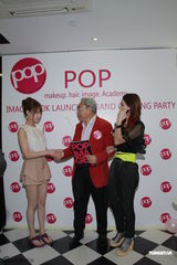 组图：女优吉泽明步来港避传媒 微博遭网友抗议