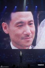 组图：张学友香港个唱揭幕 秀复古风秀踢踏舞