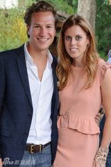 放大镜：英公主为爱苦瘦身 肥妹如今也穿迷你裙