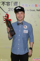 组图：陈婉珍出席活动 二女传情变问题拒受访