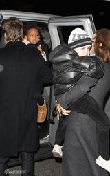 幻灯图集：茱莉皮特一家六口新年出行看音乐剧