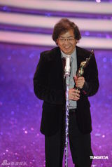 幻灯：香港金像奖现场 《岁月神偷》获最佳编剧奖