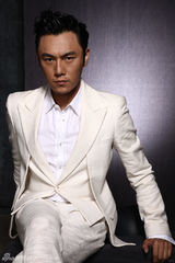 组图：秦昊全新时尚大片 一展犀利雅痞气质