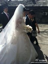 组图：袁莉与外籍老公西式婚礼现场图
